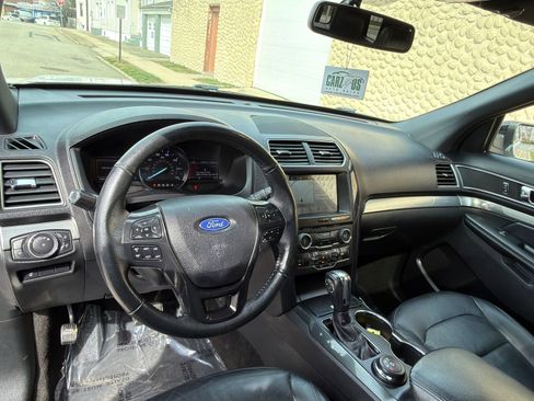 Used 2018 Ford Explorer XLT w/ Equipment Group 202A image 22