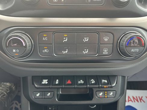 Used 2019 Chevrolet Colorado Z71 AWD/4WD image 19