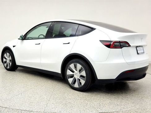 Used 2023 Tesla Model Y Long Range image 7