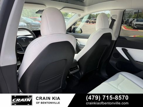 Used 2022 Tesla Model Y Performance AWD/4WD image 23