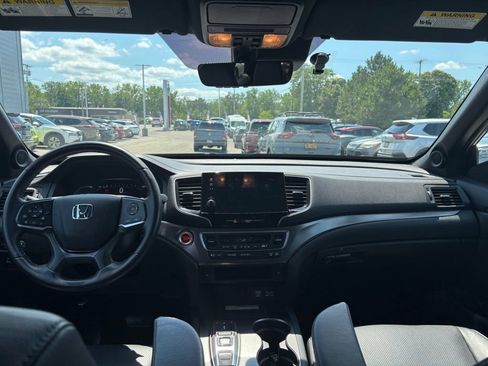 Used 2023 Honda Passport EX-L image 16