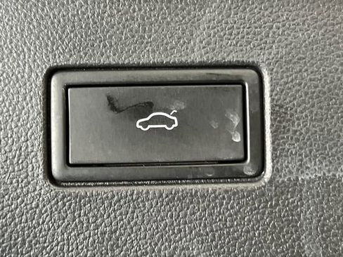 Certified 2024 Volkswagen Atlas SE FWD image 6