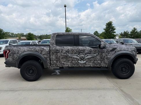Used 2018 Ford F150 Raptor w/ Equipment Group 802A Luxury AWD/4WD image 4
