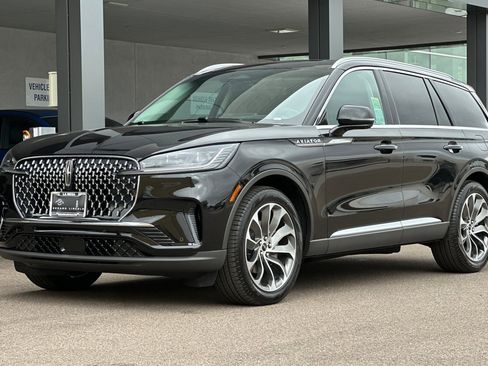 New 2025 Lincoln Aviator Reserve w/ Luxury Package image 7
