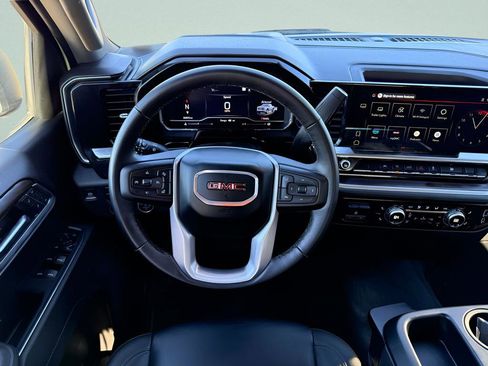 Used 2025 GMC Sierra 1500 SLT image 18
