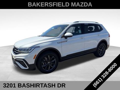 Used 2023 Volkswagen Tiguan SE FWD image 1