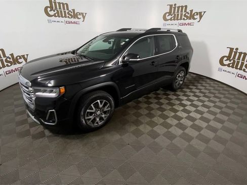 Used 2023 GMC Acadia SLE w/ Driver Convenience Package image 4