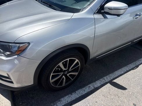 Used 2019 Nissan Rogue SL AWD/4WD image 2