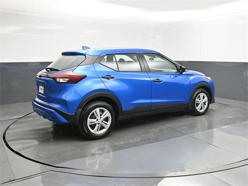 New 2025 Nissan Kicks Play S image 15