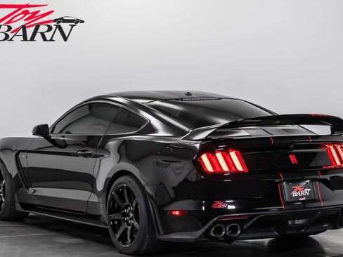Used 2018 Ford Mustang Shelby GT350R w/ GT350R Equipment Group 920A RWD image 3