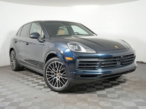 Certified 2023 Porsche Cayenne w/ Premium Package AWD/4WD image 8