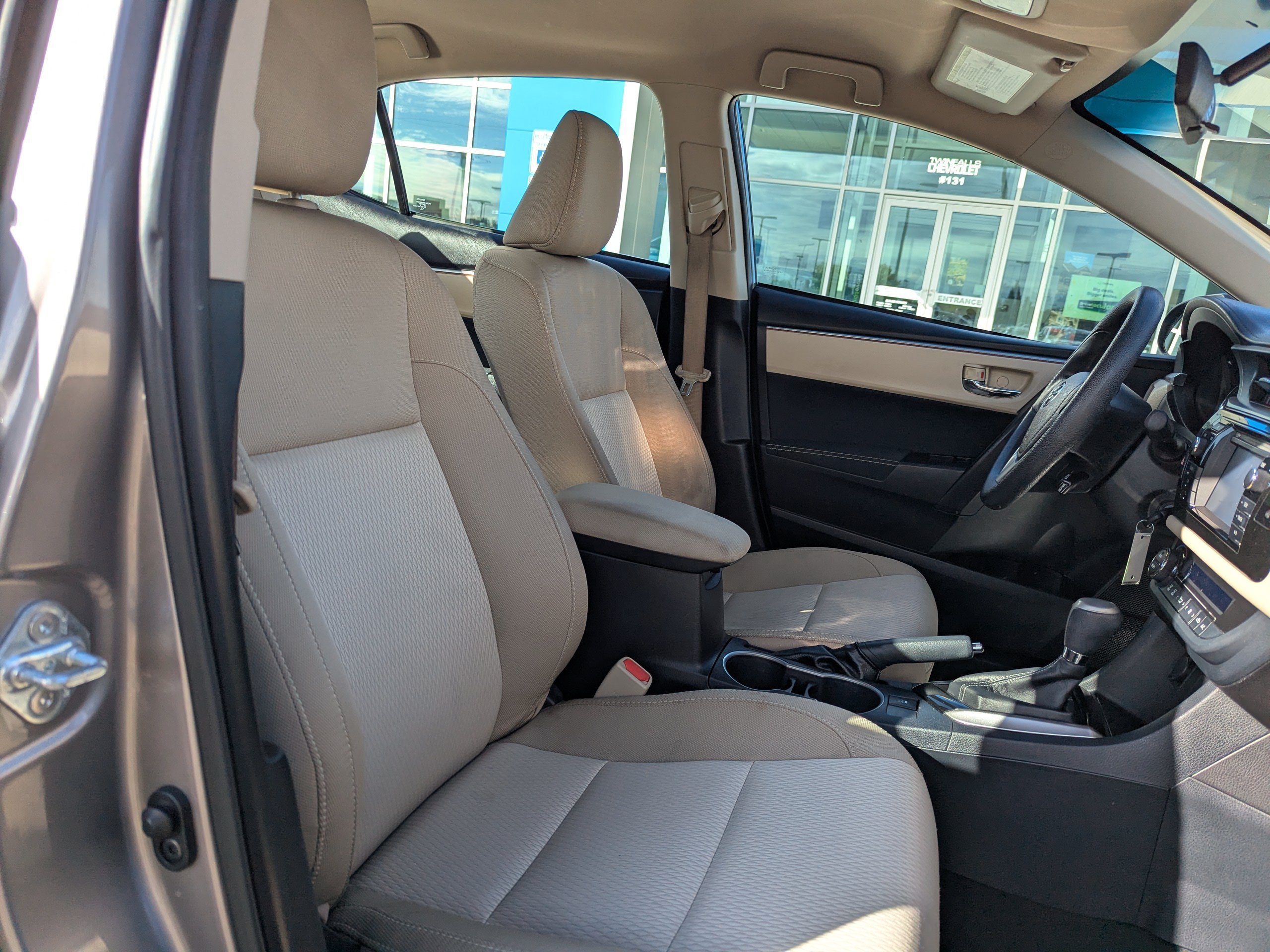 Used 2016 Toyota Corolla LE FWD image 36