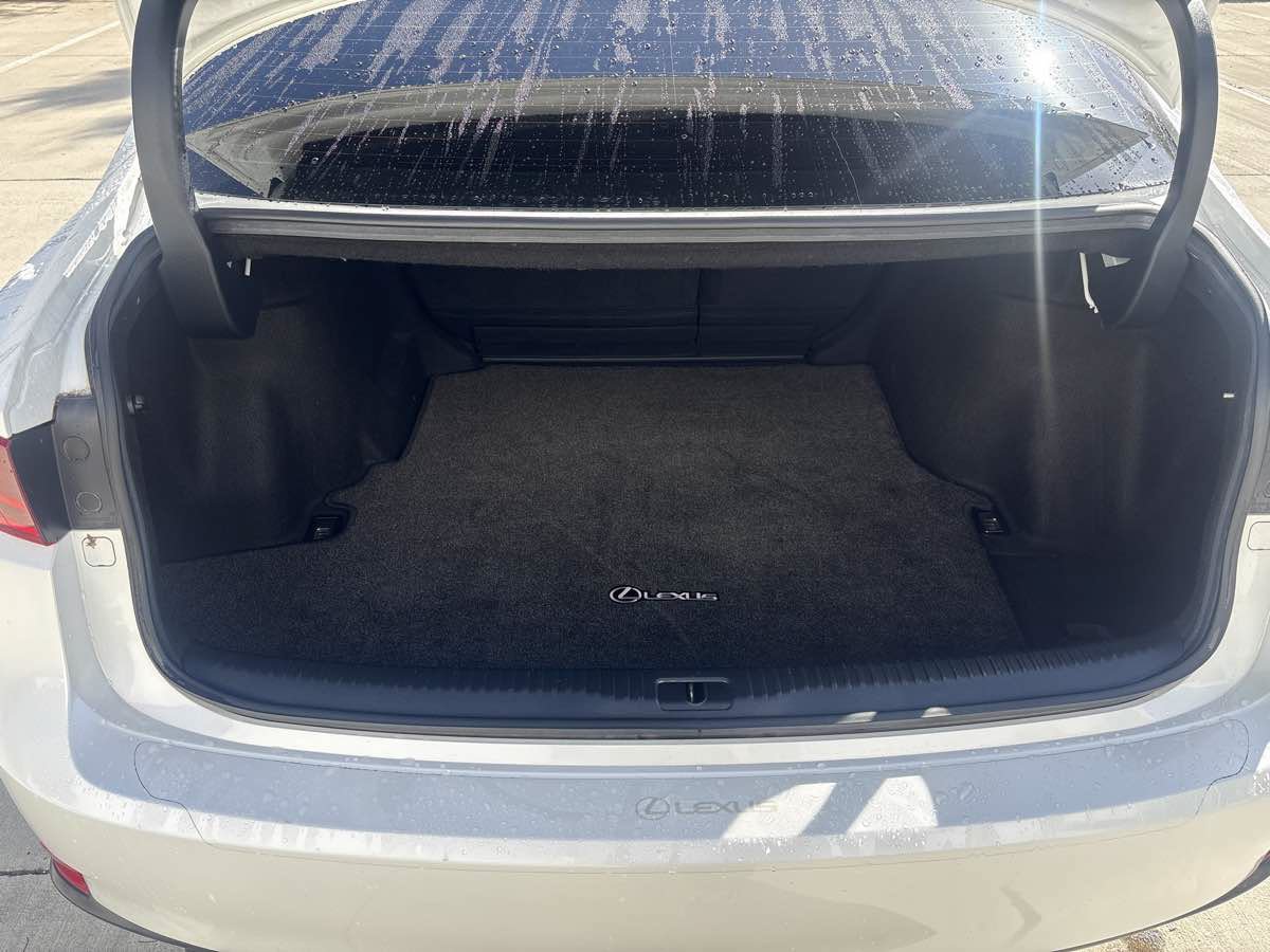 Used 2015 Lexus IS 250 w/ Navigation System Package RWD image 10