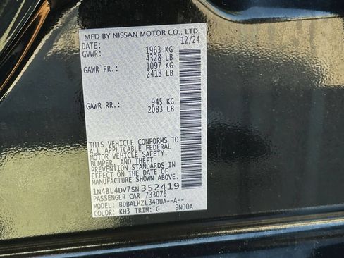 Used 2025 Nissan Altima 2.5 SV FWD image 24
