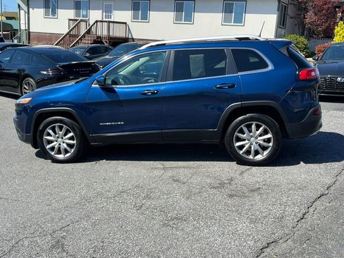 Used 2018 Jeep Cherokee Limited w/ Trailer Tow Group image 4