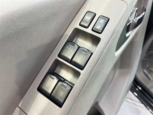 Used 2019 Nissan Frontier SV image 17