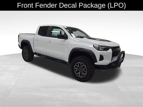 New 2025 Chevrolet Colorado ZR2 w/ Off-Road Front Bumper Package image 2