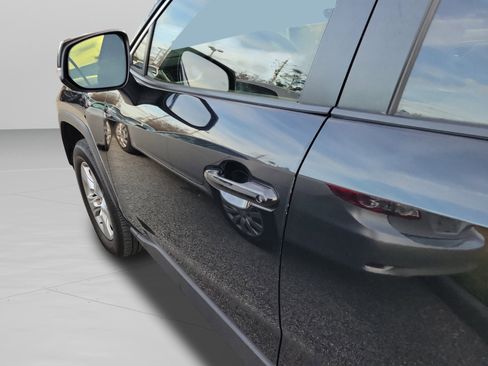 Used 2019 Toyota RAV4 XLE image 22