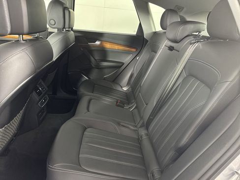 Used 2023 Audi Q5 2.0T Premium w/ Convenience Package image 29