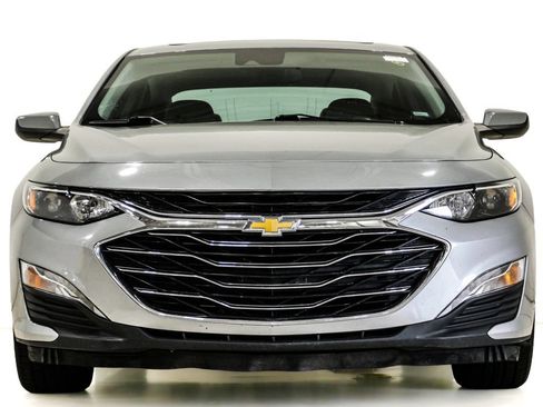 Used 2024 Chevrolet Malibu LT FWD image 2