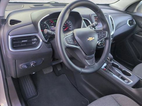 Used 2024 Chevrolet Equinox LT image 10