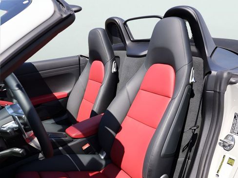 Certified 2024 Porsche 718 Boxster S image 5