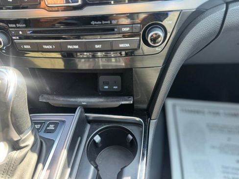 Used 2014 Hyundai Equus Signature RWD image 22