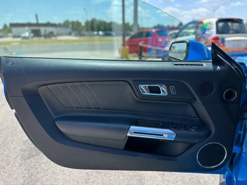 Used 2017 Ford Mustang Premium RWD image 23