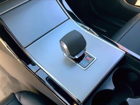 New 2025 Land Rover Range Rover Velar S image 11