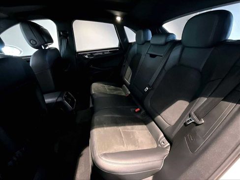 Used 2021 Porsche Macan S image 31