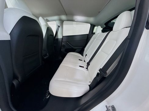 Used 2022 Tesla Model Y Performance image 24