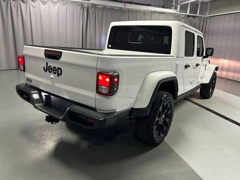 Used 2024 Jeep Gladiator Sport AWD/4WD image 7