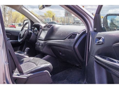 Used 2019 Dodge Journey Crossroad w/ Navigation Group image 10