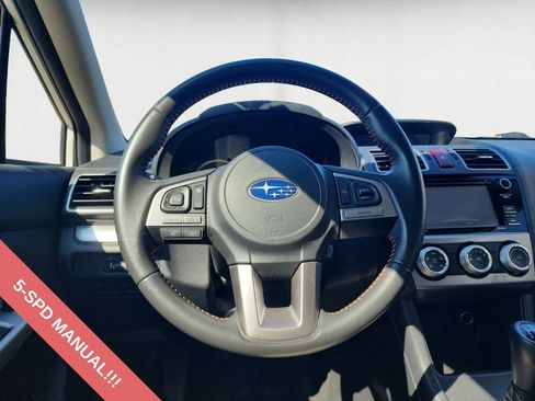 Used 2017 Subaru Crosstrek 2.0i Premium image 12