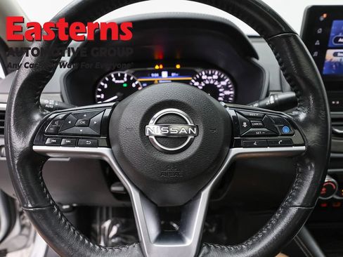 Used 2023 Nissan Altima 2.5 SV w/ SV Premium Package AWD/4WD image 10