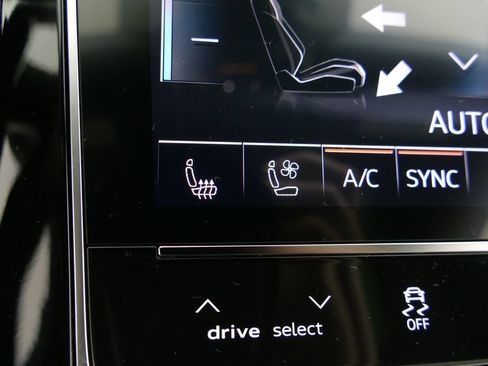 Used 2024 Audi RS Q8 w/ Black Optic Package AWD/4WD image 19