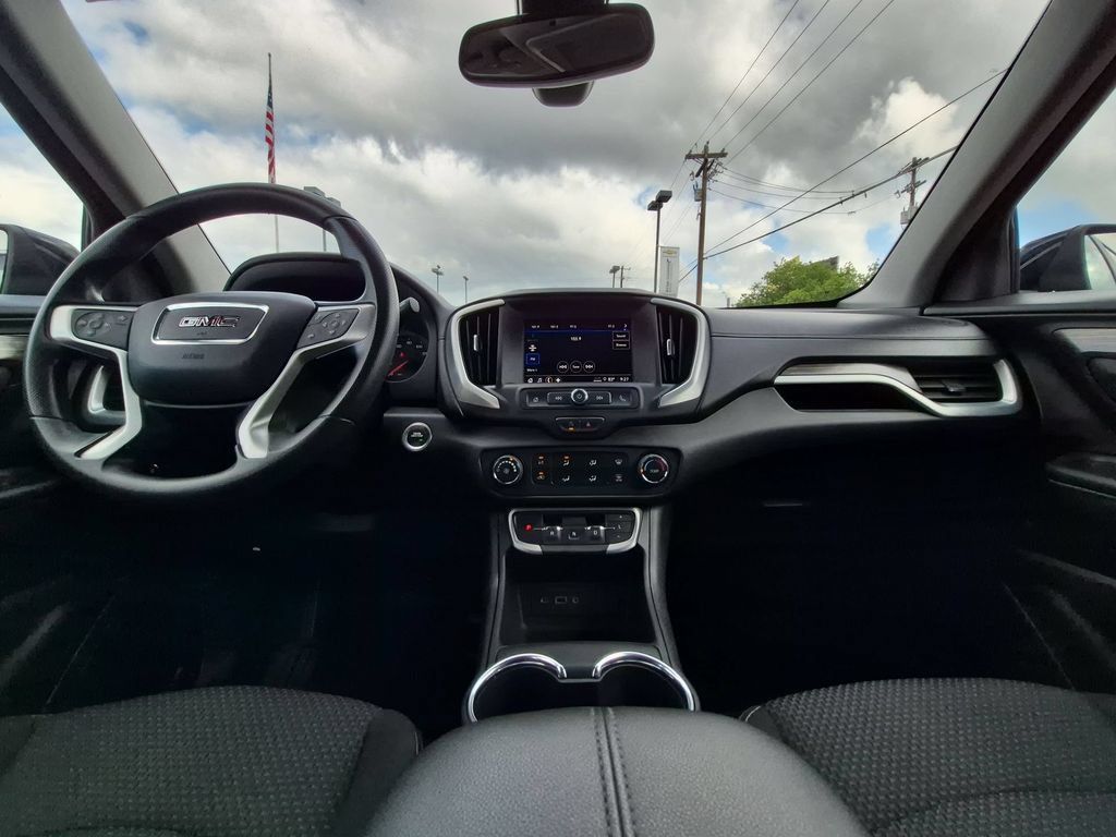 Certified 2024 GMC Terrain SLE AWD/4WD image 2
