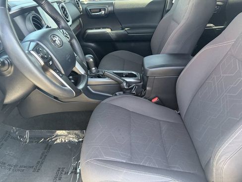 Certified 2018 Toyota Tacoma TRD Sport w/ Technology Package RWD image 23