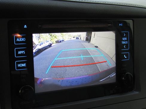 Used 2015 Toyota Sienna XLE w/ XLE Navigation Package AWD/4WD image 37