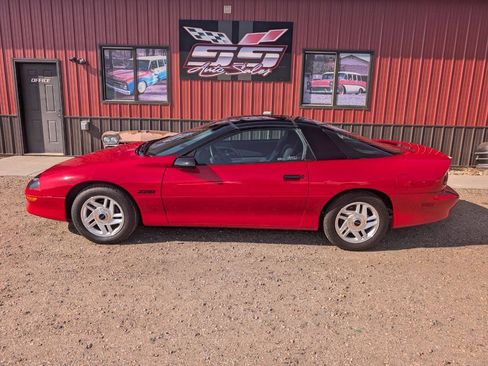 Used 1995 Chevrolet Camaro Z28 RWD image 2
