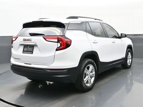 Used 2023 GMC Terrain SLE w/ Driver Convenience Package image 3