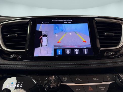 Used 2018 Chrysler Pacifica Limited w/ Advanced Safetytec Group image 20