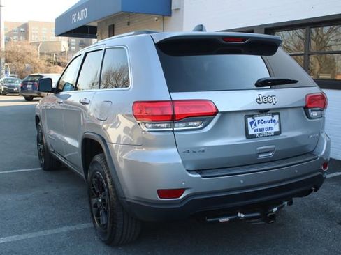 Used 2018 Jeep Grand Cherokee Laredo image 6
