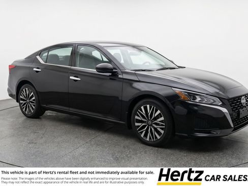 Used 2025 Nissan Altima 2.5 SV FWD image 1