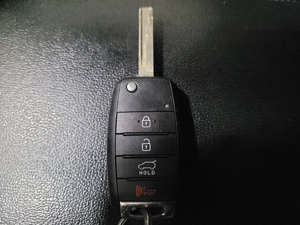Used 2016 Kia Sorento FWD image 32