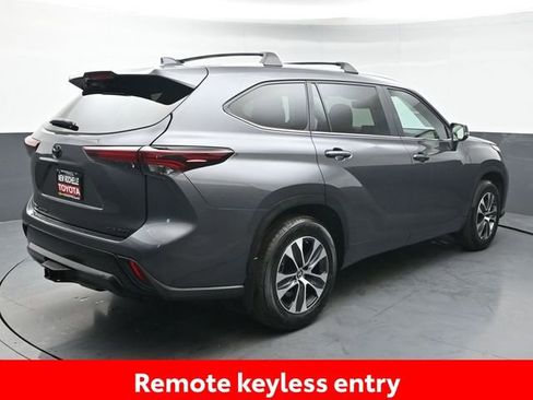 Certified 2024 Toyota Highlander XLE AWD/4WD image 7
