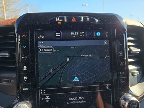 Used 2024 RAM 2500 Limited w/ Safety Group image 22