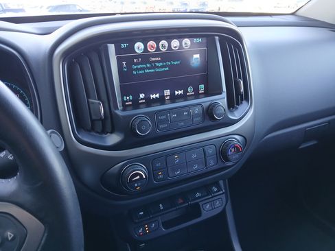 Used 2018 Chevrolet Colorado Z71 image 10