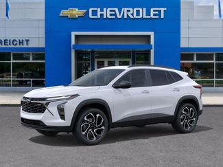 New 2026 Chevrolet Trax RS w/ Sunroof Package FWD video 2