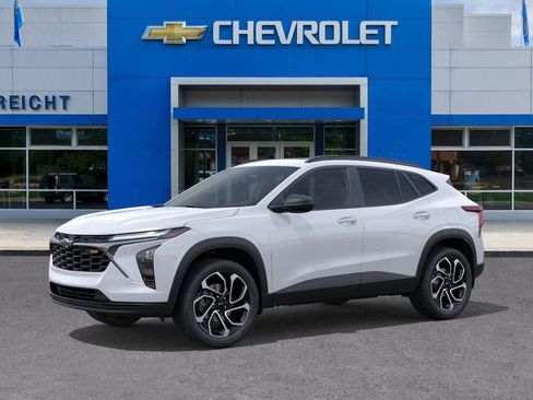 New 2026 Chevrolet Trax RS w/ Sunroof Package FWD image 2